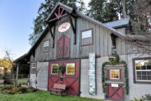 spoiled dog winery5 216x144
