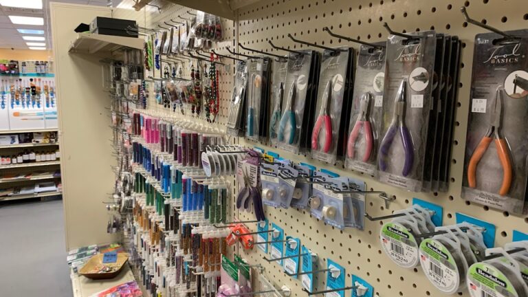 caseys crafts5 768x432